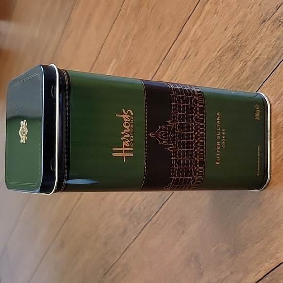 Harrods Knightbridge Butter Sultana Collectible Cookie Tin, Dark Green/Black - Picture 2 of 14